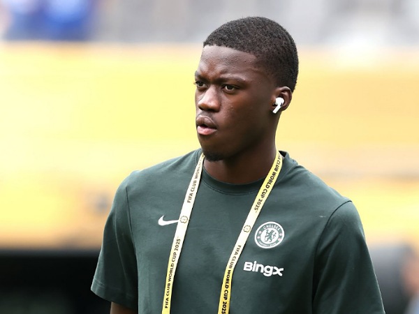 Chelsea Resmi Pinjamkan Mamadou Sarr ke Strasbourg Selama Semusim
